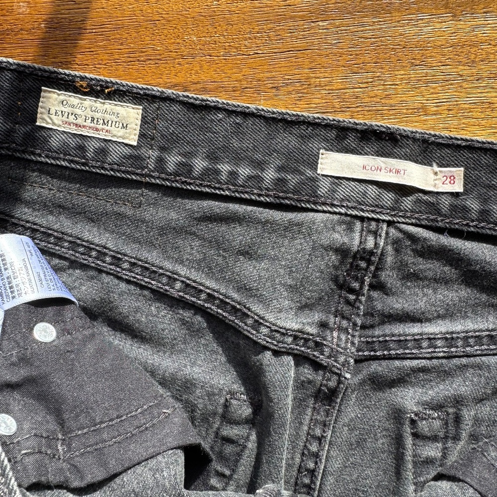 Levi's® Premium ICON SKIRT Size 28